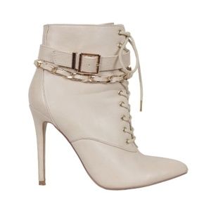 Shoe Dazzle Carlene Cream Lace-Up Pointed Toe Ankle Buckle Chain Bootie Size 7.5